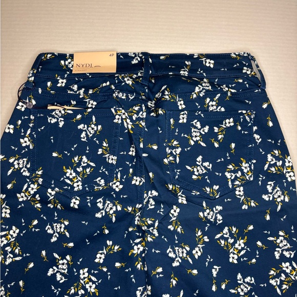 NYDJ NWT Marilyn Straight Navy Floral Jeans Size 4 Petite - Picture 5 of 10